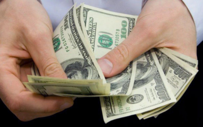 ¿Hacia un Nuevo Modelo Bimonetario? Posibles Medidas de Luis Caputo para Acelerar el Uso del Dólar en la Economía Argentina