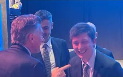 Acercamiento entre Mauricio Macri y Santiago Caputo en la cena de la Fundación Libertad