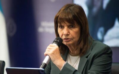 Patricia Bullrich propone que la Policía Federal asuma funciones similares al FBI y patrulle redes sociales sin autorización judicial