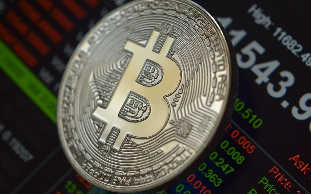 Caída del Bitcoin: Se sitúa por debajo de los 110.000 dólares y las altcoins sufren pérdidas significativas