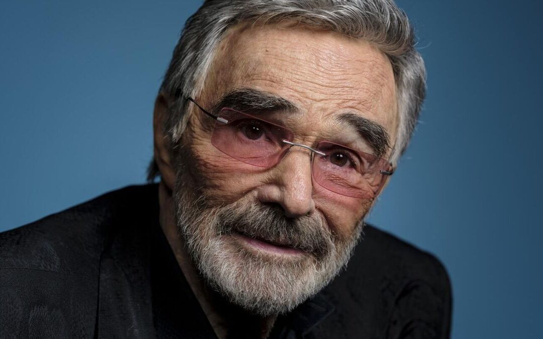 El ascenso y la caída de Burt Reynolds: el galán de Hollywood que enfrentó una tormenta financiera