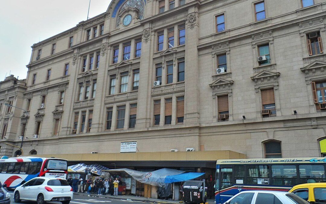 El Gobierno revoca una concesión millonaria en la estación Once: Trenes Argentinos anula la prórroga a Nueva Estación Once SA