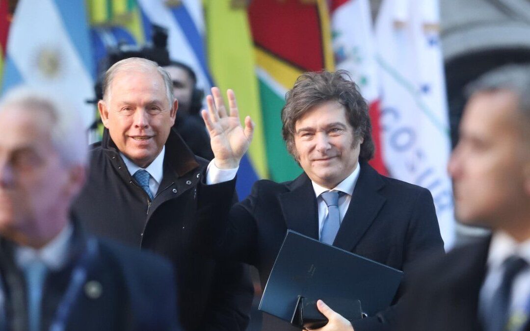 Javier Milei se Encuentra con Mandatarios del Mercosur y Transferencia de Poderes a Brasil
